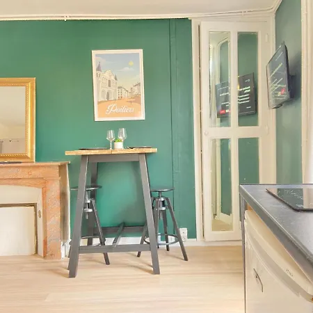 Le Tison Magnifique Studio Au Centre Ville Apartment Poitiers
